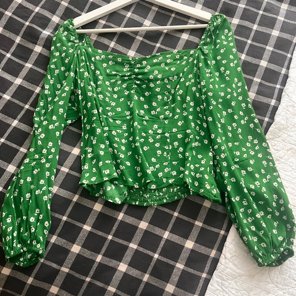 Green blouse - Picture 1 of 1